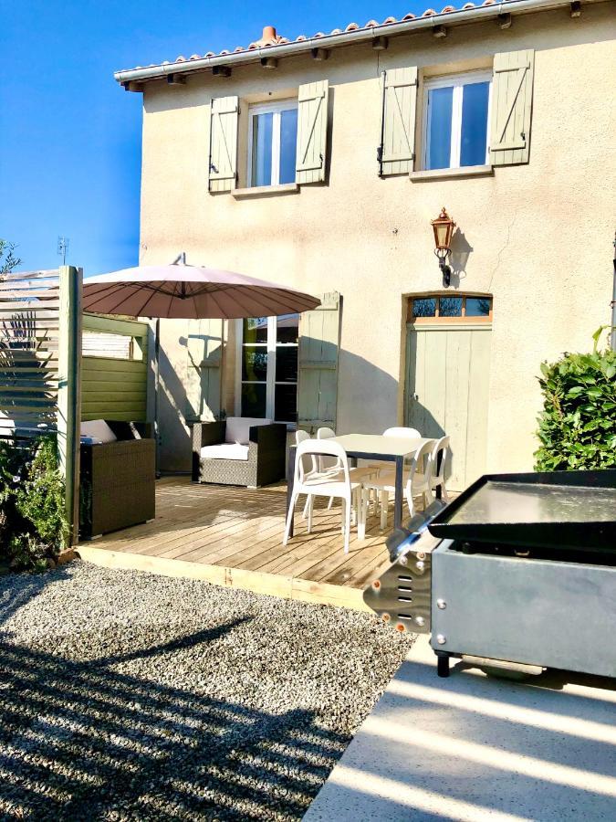 Maison Hirondelles Gites Mezieres-sur-Issoire Bagian luar foto