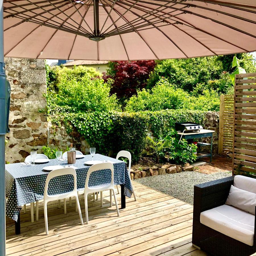 Maison Hirondelles Gites Mezieres-sur-Issoire Bagian luar foto