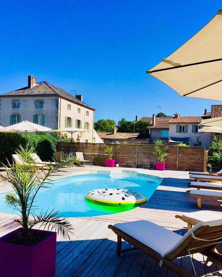 Maison Hirondelles Gites Mezieres-sur-Issoire Bagian luar foto