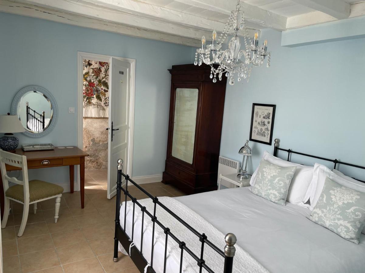 Maison Hirondelles Gites Mezieres-sur-Issoire Bagian luar foto