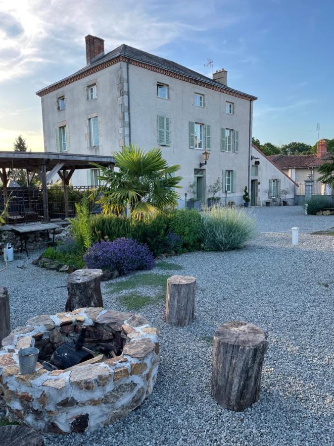 Maison Hirondelles Gites Mezieres-sur-Issoire Bagian luar foto